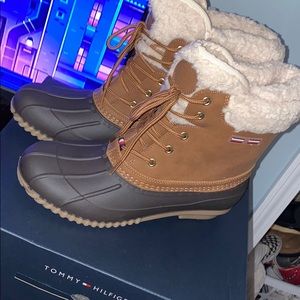 Fluffy Tommy Hilfiger duck boots